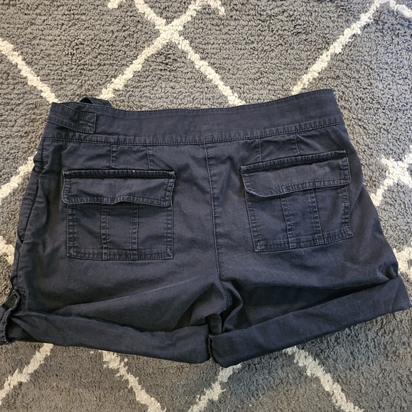 Burberry London Women's Shorts - Picture 3 of 9